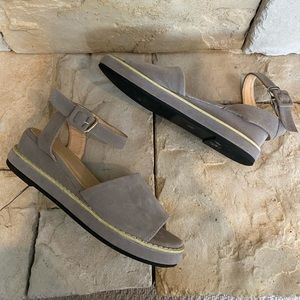 😍Grey platform sandal size 38 EU/ 8 US